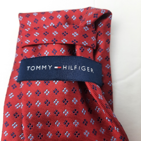 Tommy Hilfiger Silk Tie. - Picture 3 of 4
